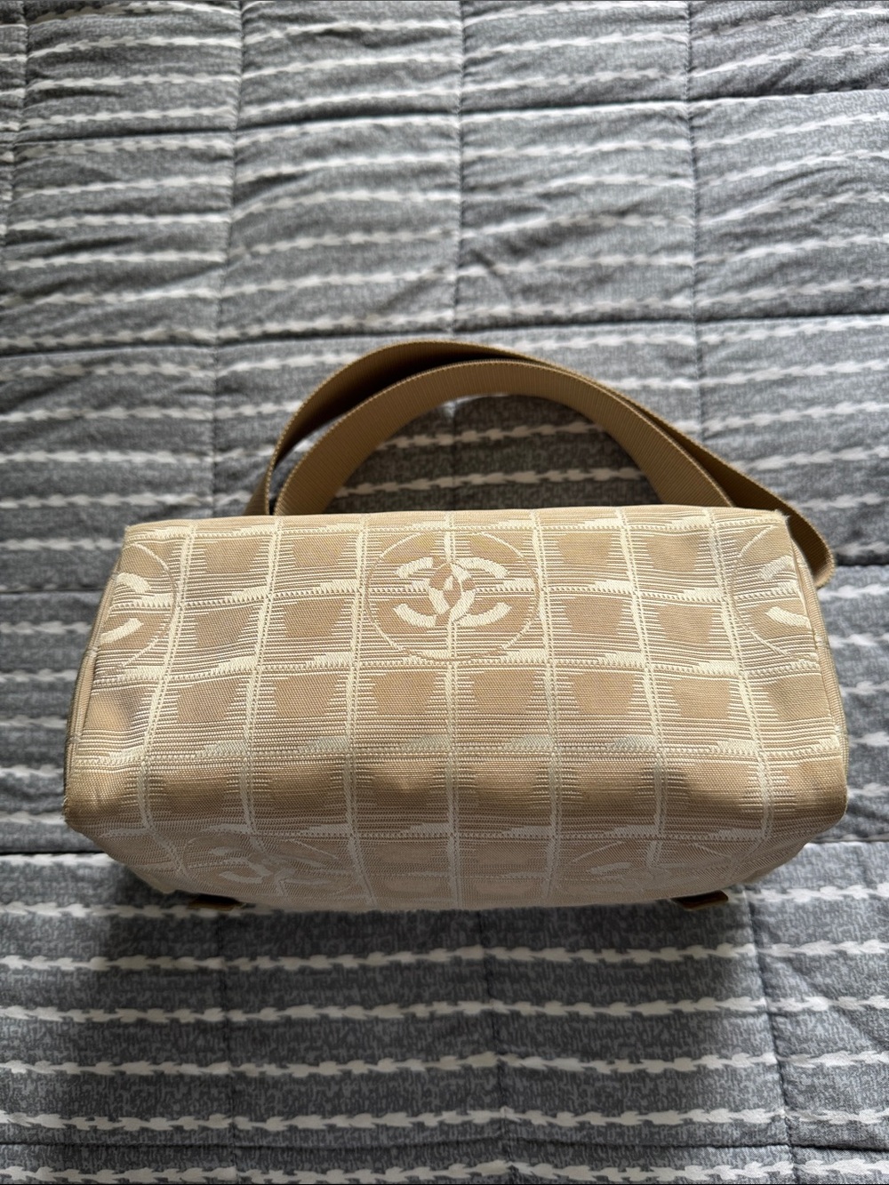 Vintage Chanel new travel line nylon View 2